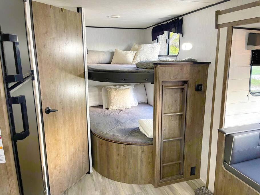 Rv Located On Private Property, Providing Access To The Guadalupe River, Accommodates Up To 5 Guests New Braunfels Exterior foto