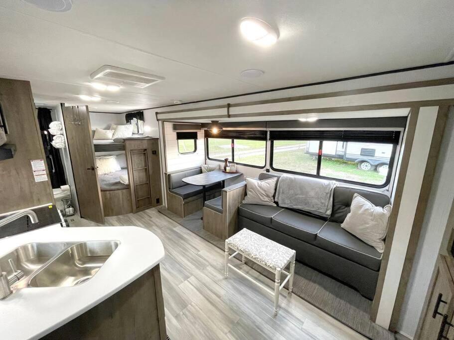 Rv Located On Private Property, Providing Access To The Guadalupe River, Accommodates Up To 5 Guests New Braunfels Exterior foto